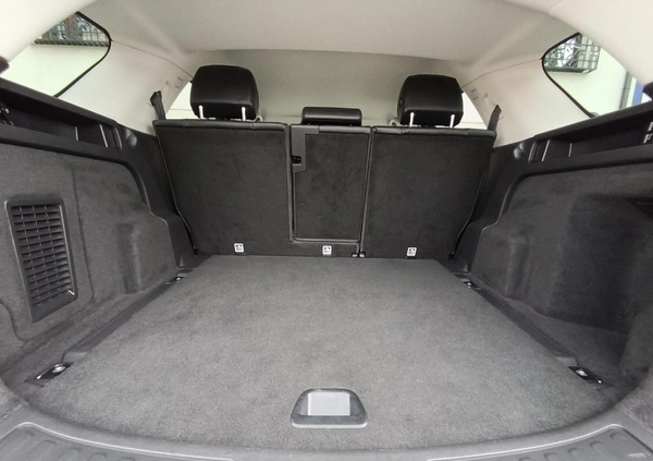 Land Rover Discovery Sport cena 99900 przebieg: 98000, rok produkcji 2019 z Warszawa małe 301
